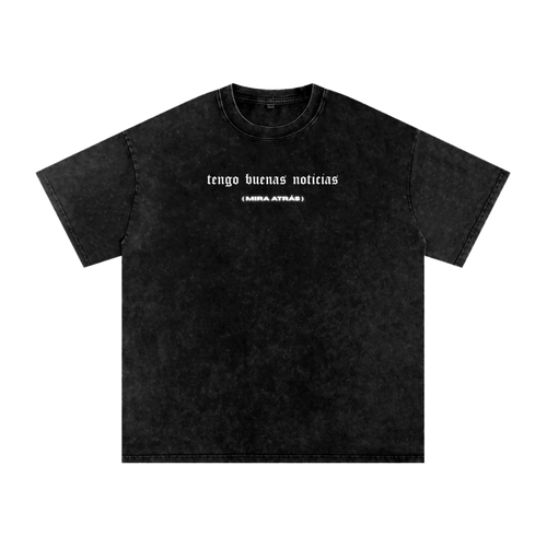 BUENAS NUEVAS Oversized Christian Tee front view — Romanos 5:8