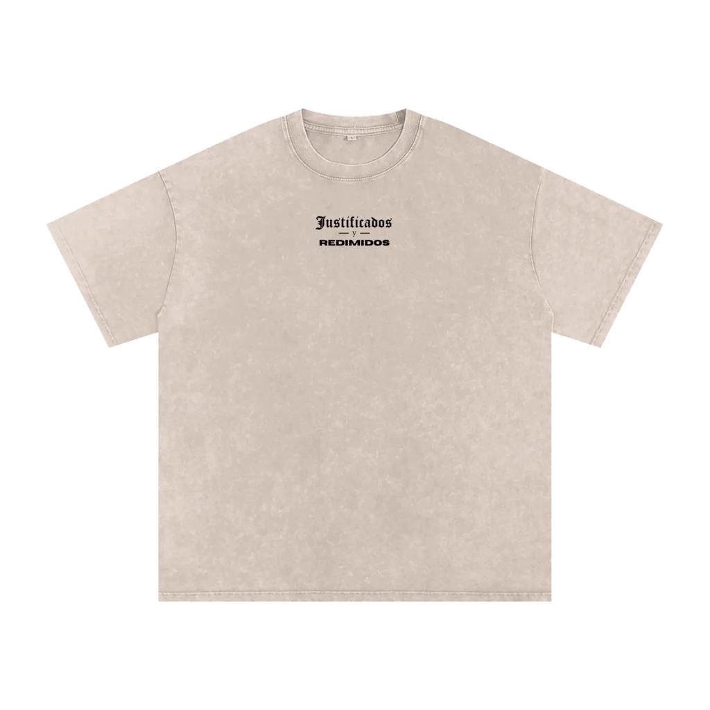 JUSTIFICADOS Y REDIMIDOS Oversized Christian Tee front view — Romanos 3:24